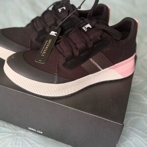 Sorrel sneakers size 8 new .